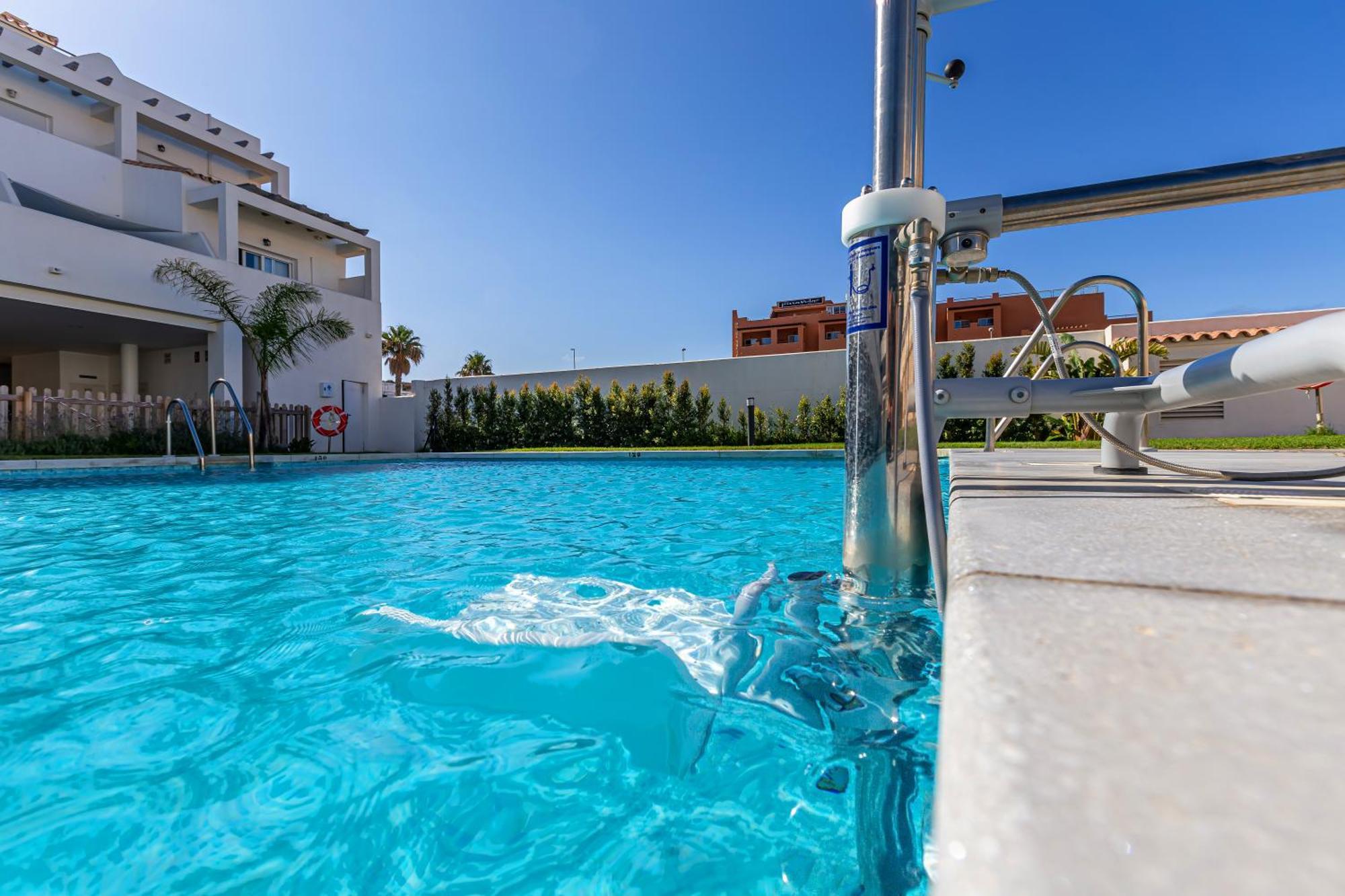 Terrace, Pool, Near & Office Apartament *