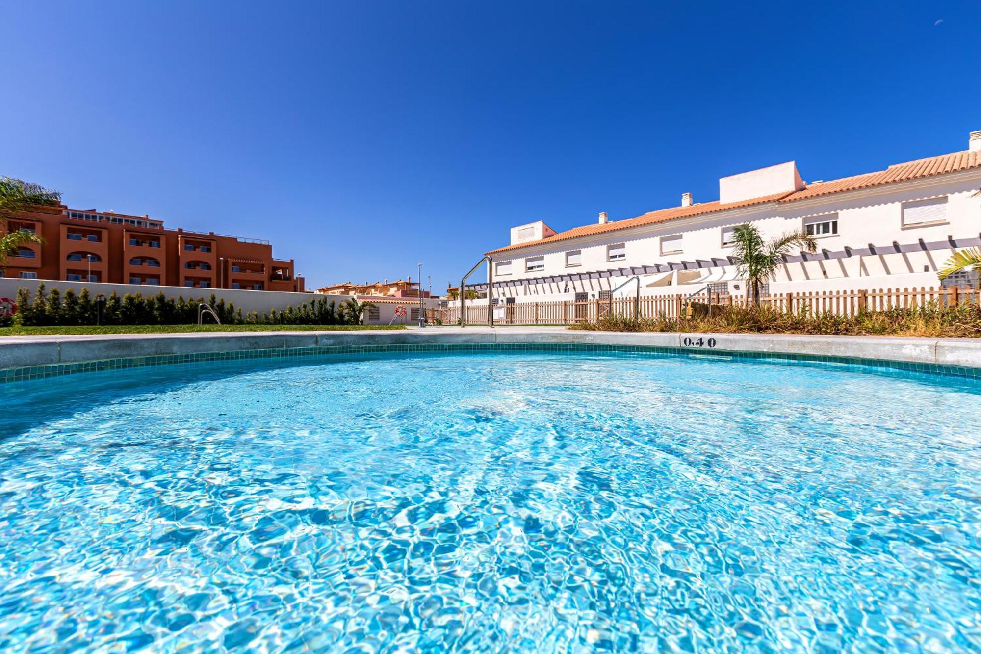 Terrace, Pool, Near & Office Apartament *