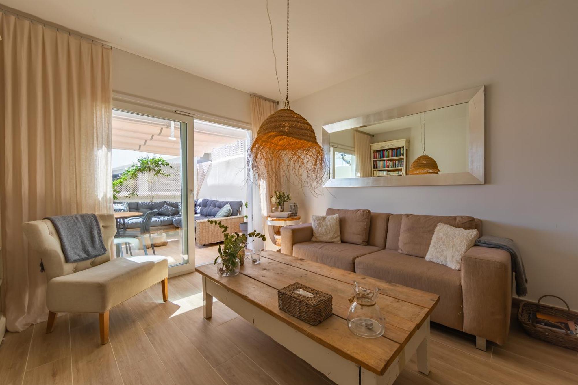 Apartament Terrace, Pool, Near & Office